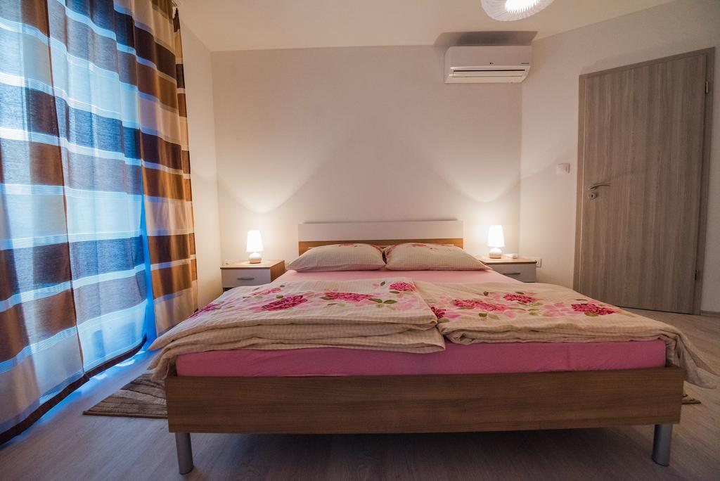Apartment Grabovac Kaštela Zimmer foto
